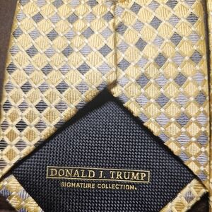 Donald Trump Men's Tie Necktie Yellow Gray Siver
